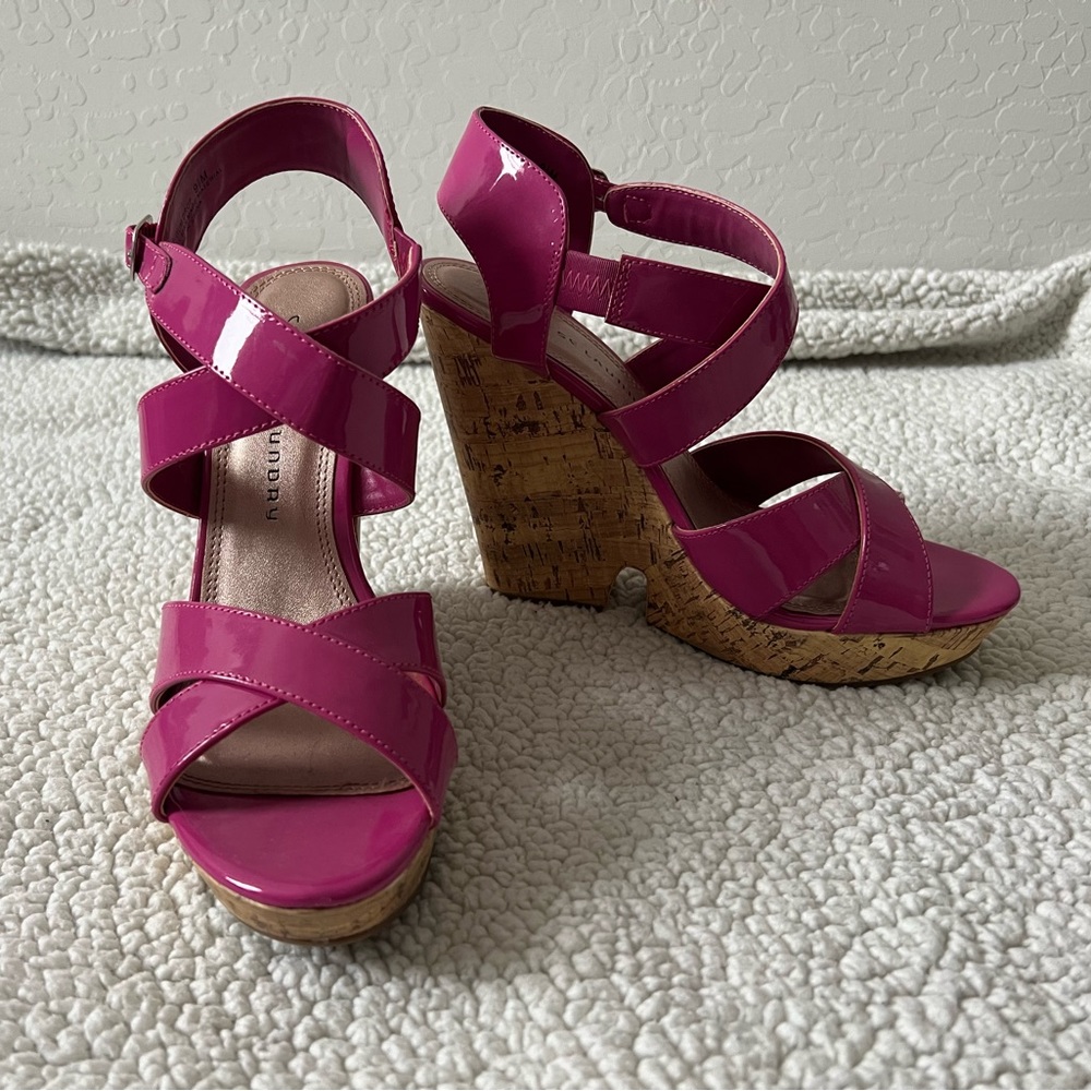 Chinese Laundry Wedges
